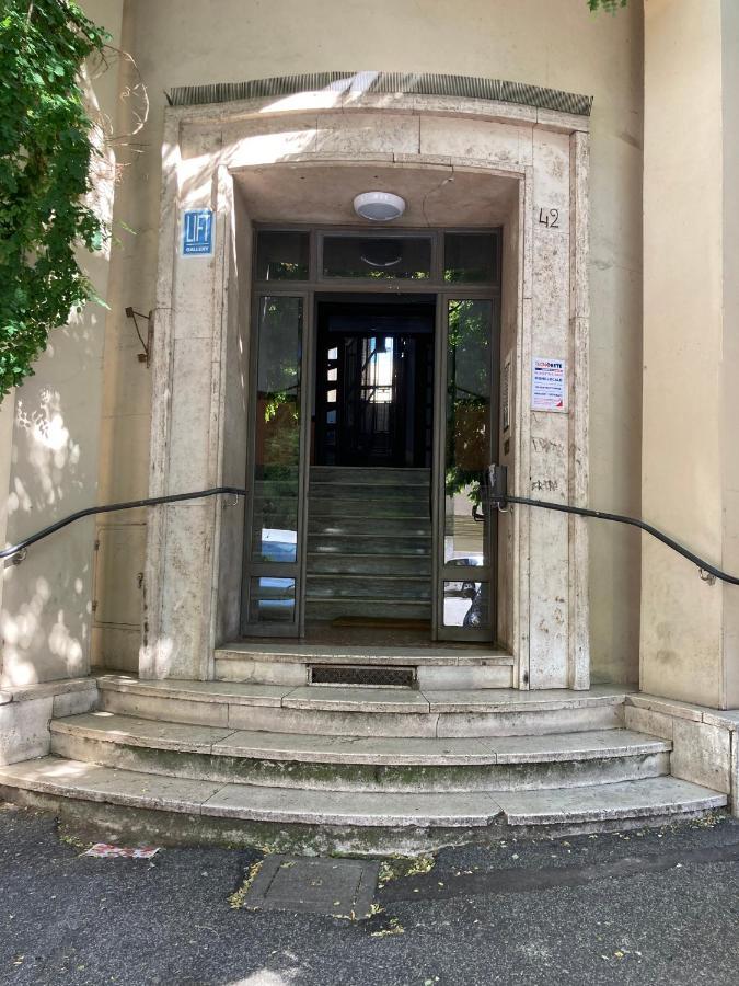 La Casa Dell'Appio Apartment Рим Екстериор снимка